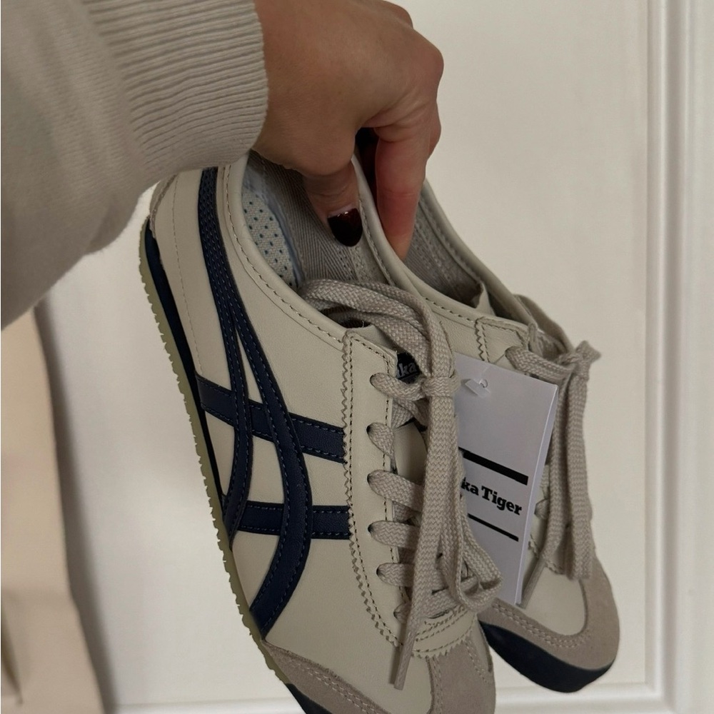 NWT Onitsuka Tiger Mexico 66 Birch/Peacoat